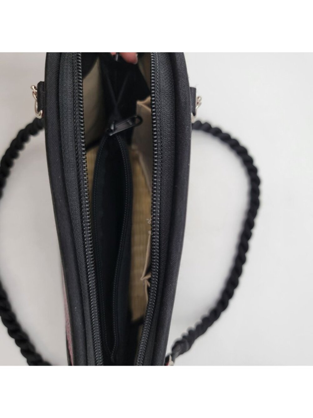 Saraye Kiri Wave Shoulder Bag Purse Crimson Red With Black Braided Strap & Bead - Picture 5 of 6